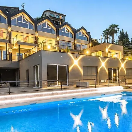 Baia Blu - Luxury With Pool Daire Cremia