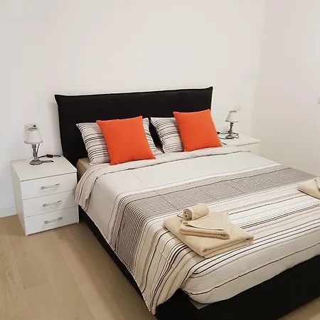Baia Blu - Luxury With Pool Daire Cremia