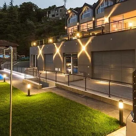 Baia Blu - Luxury With Pool Daire Cremia